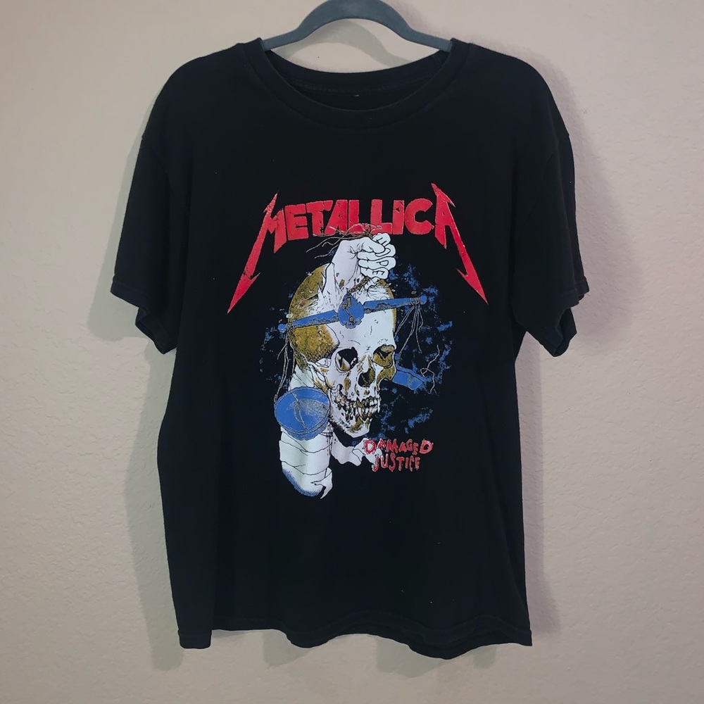 T-shirt.